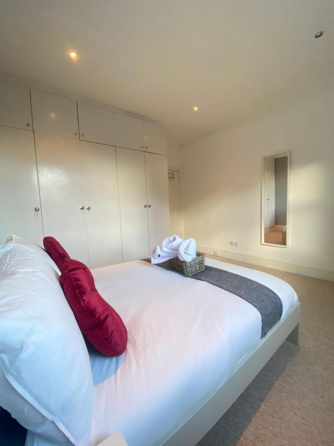Charming & Bright 2-bed Apt Close To Station Apartament *