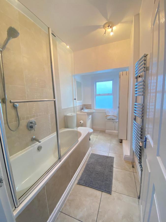 Charming & Bright 2-bed Apt Close To Station Apartament *